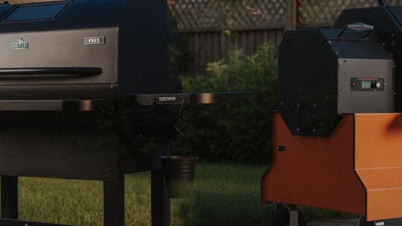 Close comparison of the Green Mountain Grills Peak controller next to the Yoder Smokers YS640s controller